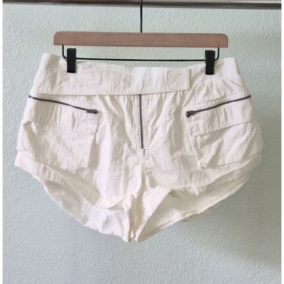 Free People Movement: In the Lead relaxed white cargo shorts - Picture 5 of 6